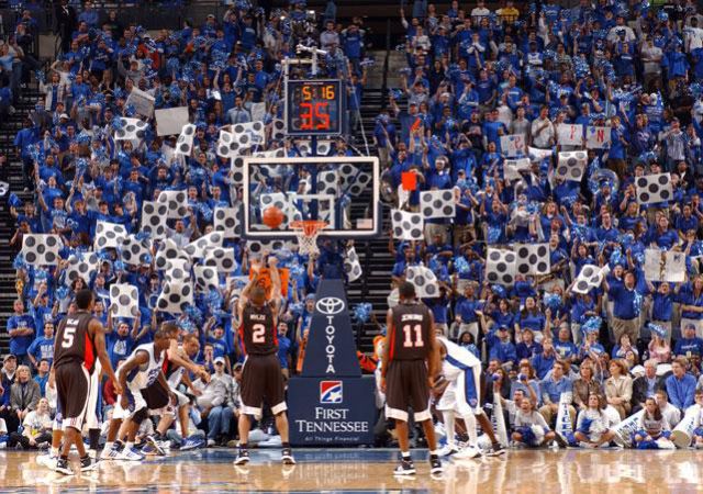 getting_basketball_players_distracted_640_18