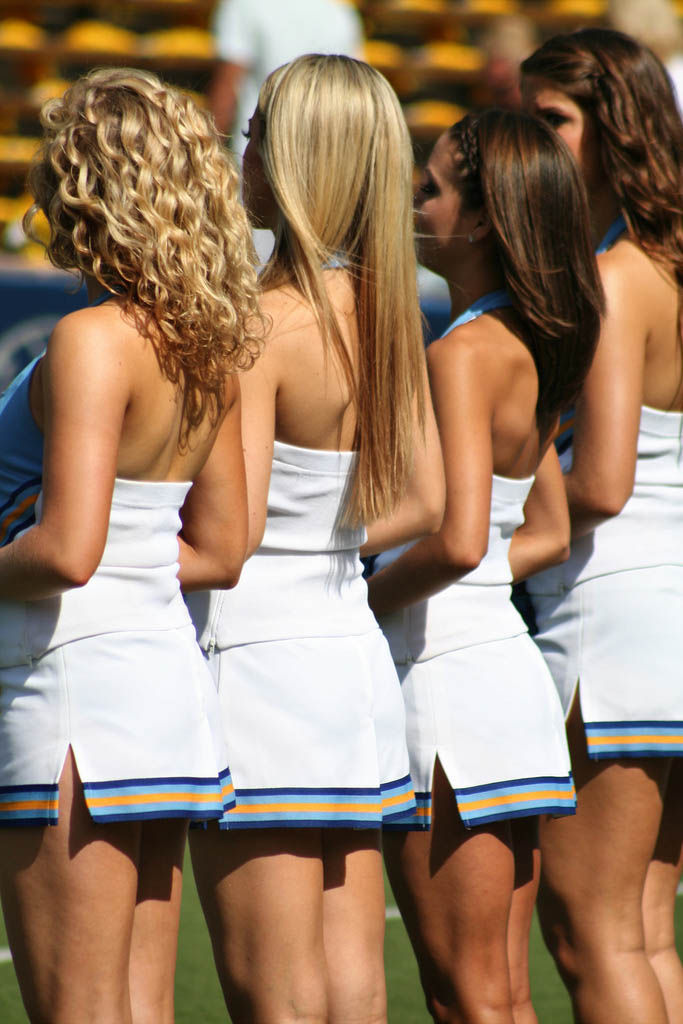 ucla-cheerleaders-2012-38