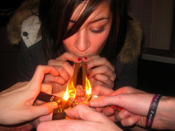 sexy-girls-smoking-pot-301
