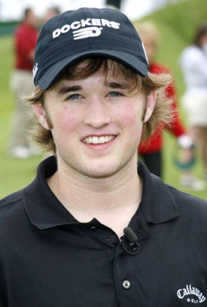 haley_joel_osment_looks_weird_640_12