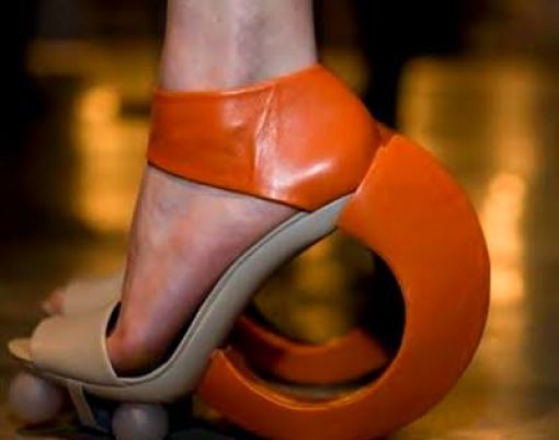 insane_hign_heels_640_16