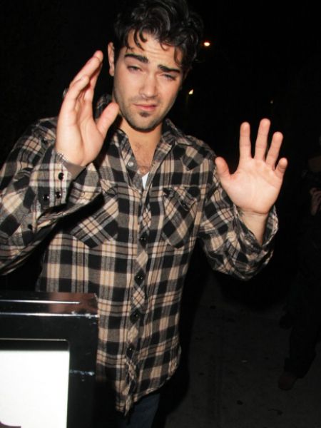 a_little_too_much_booze_for_these_celebrities_640_08