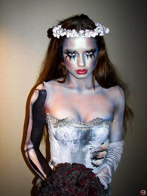 adriana-lima-death-bride-costume-halloween-2
