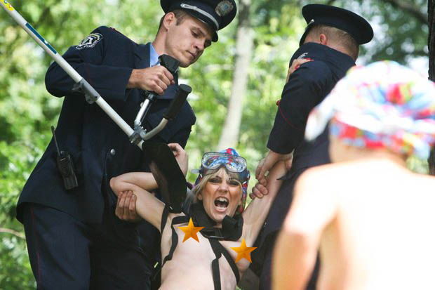 ukrainian-femen-topless-protesters-110