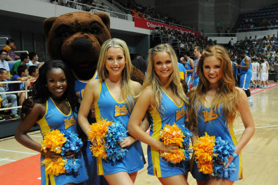 ucla-cheerleaders-2012-5