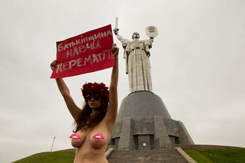 ukrainian-femen-topless-protesters-56