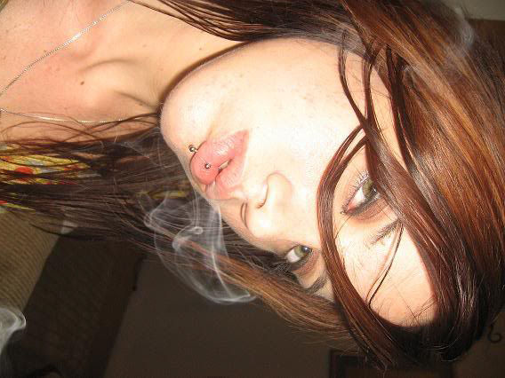 sexy-girls-smoking-pot-114