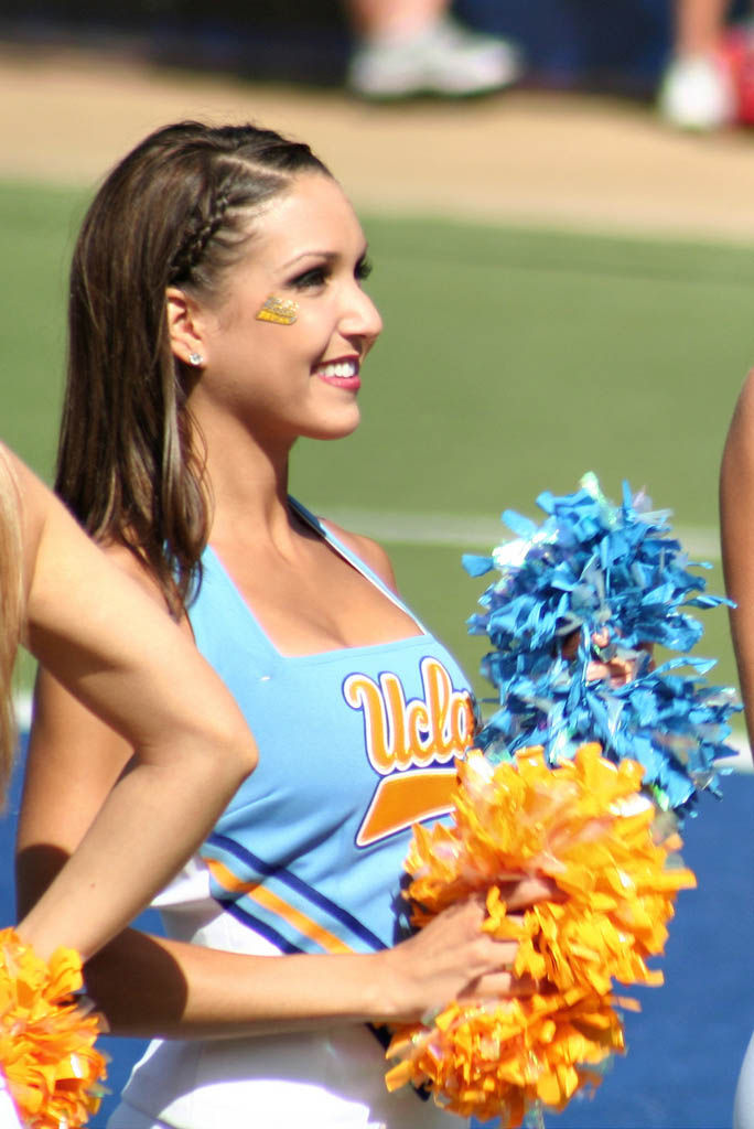 ucla-cheerleaders-2012-37