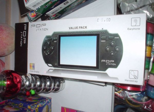 chinese_counterfeiting_at_its_worst_640_34