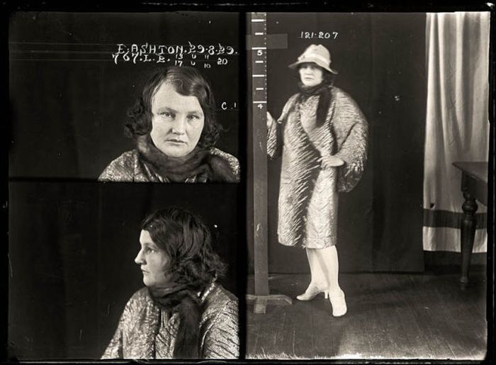 retro_mug_shots_of_women_07