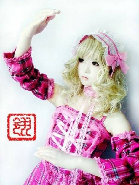 a-girl-or-a-doll07