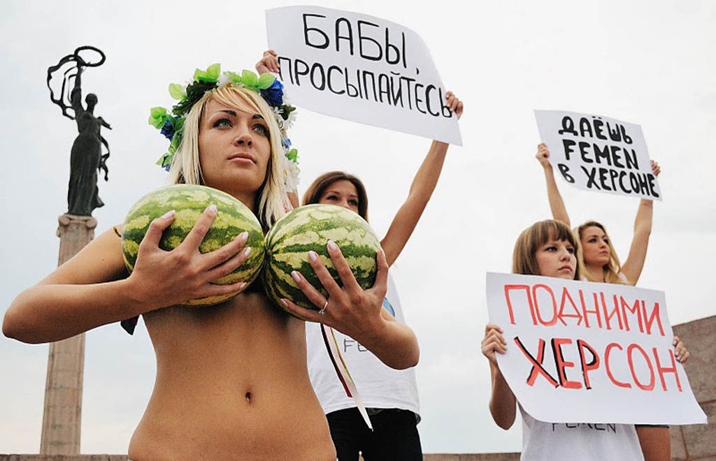 ukrainian-femen-topless-protesters-12