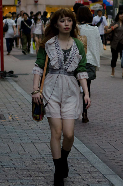 strange_japanese_womens_fashion_640_18