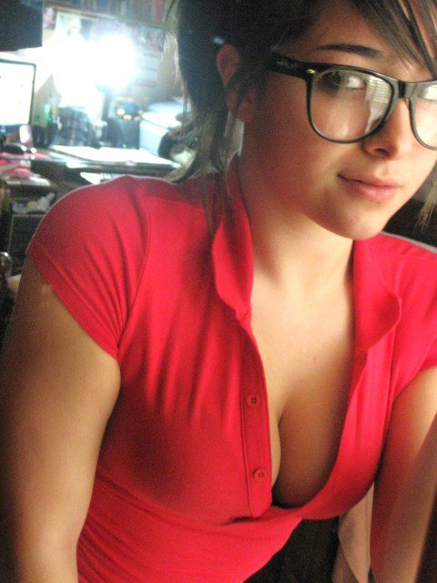 chicks-with-glasses-11
