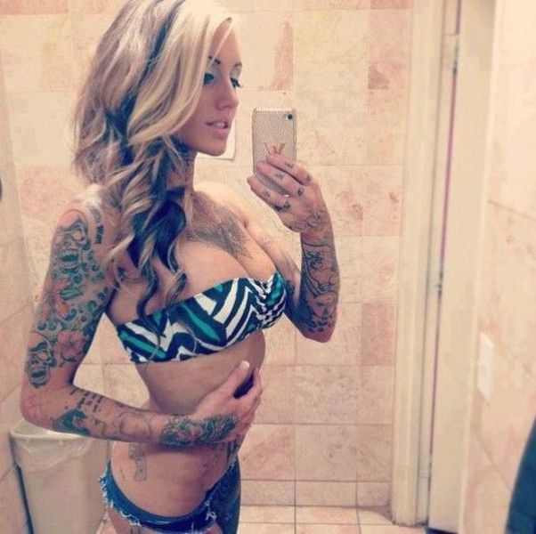 men_who_go_crazy_for_tattoos_will_love_these_girls_640_04