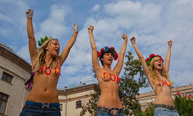 ukrainian-femen-topless-protesters-63