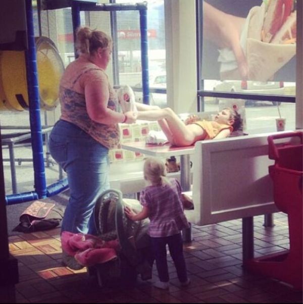 some_of_the_strangest_things_seen_at_mcdonalds_05