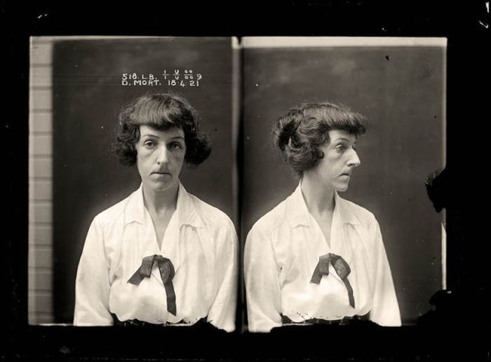 retro_mug_shots_of_women_06