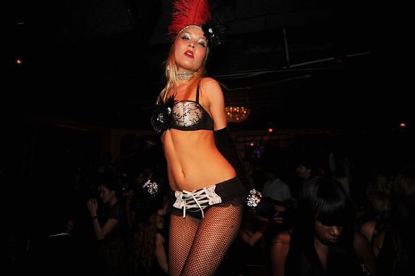 the_sexiest_lavo_nyc_party_chicks_7PWJ6_640_11