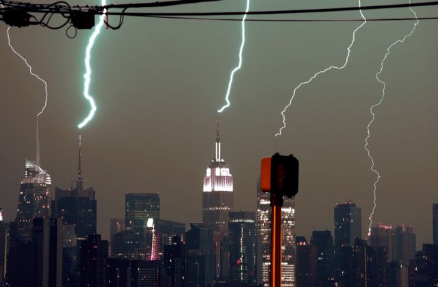 when_lightning_strikes_640_51