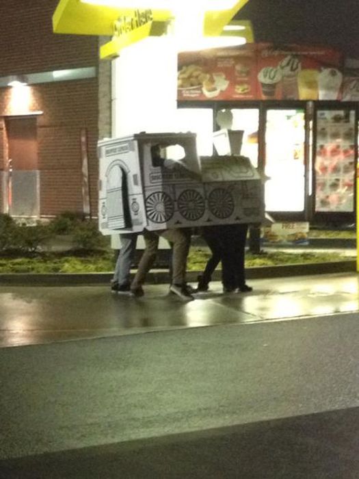 some_of_the_strangest_things_seen_at_mcdonalds_29