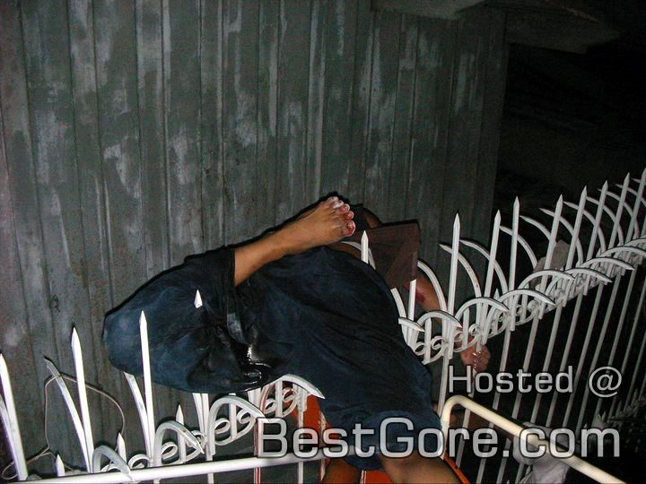 young-thai-girl-impaled-fence-02