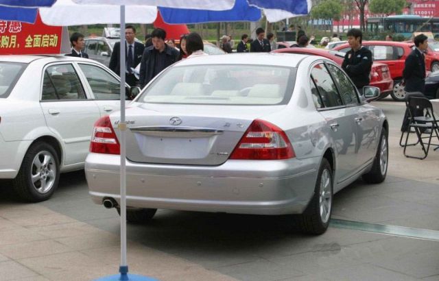 chinese_counterfeiting_at_its_worst_640_25