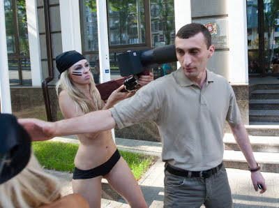 ukrainian-femen-topless-protesters-50
