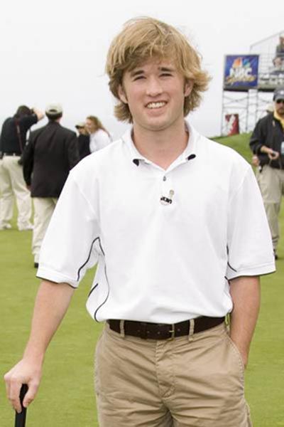 haley_joel_osment_looks_weird_640_06