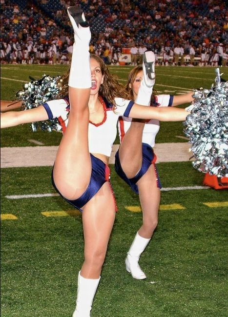 high_kicking_cheerleaders_09