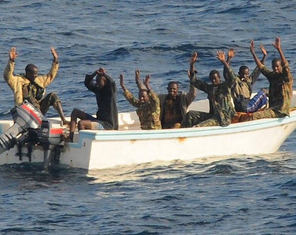 somali-pirates-boat-surrender-600x476