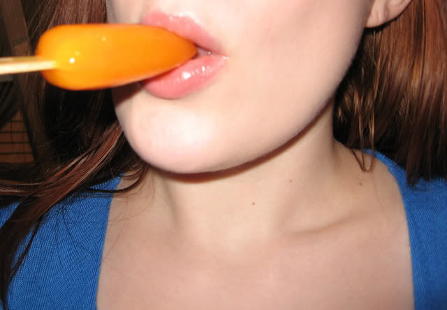 pretty-girls-eating-popsicles-1