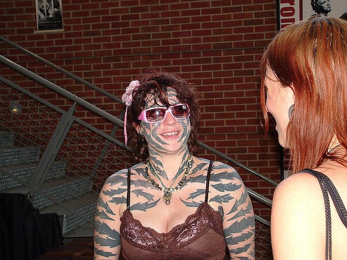 girls_overly_obsessed_with_body_modification_13
