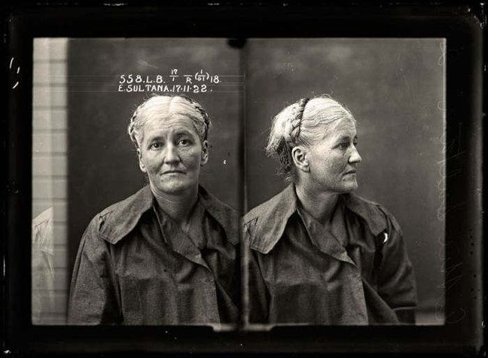 retro_mug_shots_of_women_12