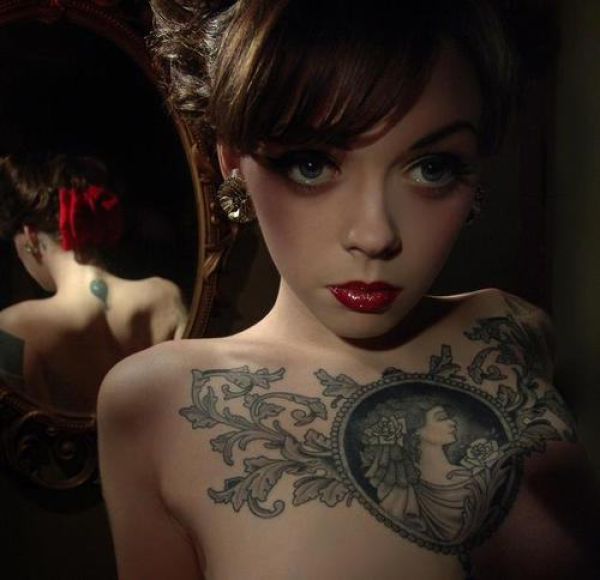 sexy_tattooed_girls_inside_640_01
