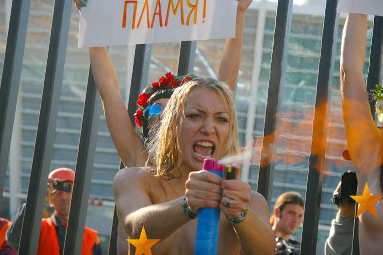 ukrainian-femen-topless-protesters-105