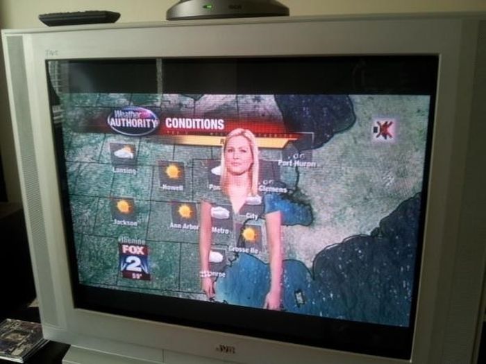 why_meteorologists_shouldnt_wear_green_04