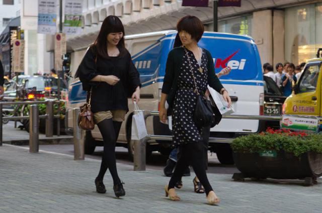 strange_japanese_womens_fashion_640_42