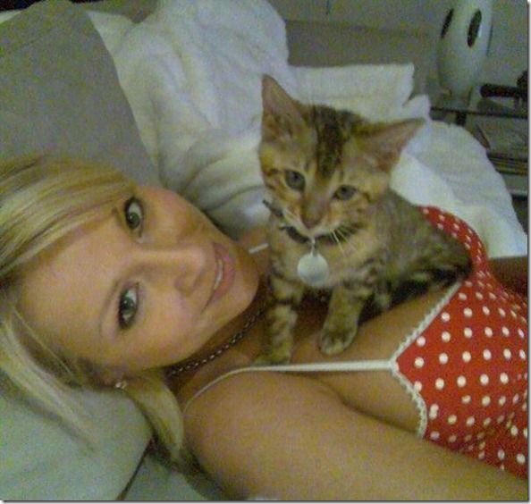 Titty-Kitties-Banned-In-Hollywood-11_thumb[1]