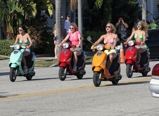 selena-gomez-and-vanessa-hudgens-spring-break-26